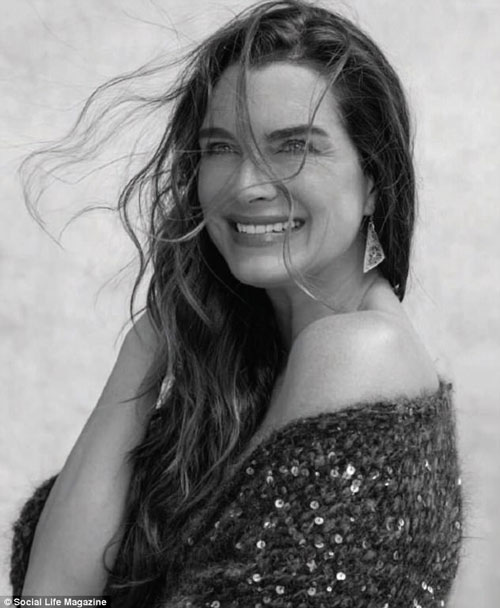 © www.dailymail.co.uk/tvshowbiz/article-4652792/Brooke-Shields-sizzles-Calvin-Klein-knickers.html Gallery image