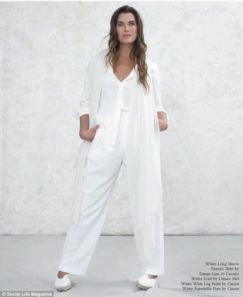 © www.dailymail.co.uk/tvshowbiz/article-4652792/Brooke-Shields-sizzles-Calvin-Klein-knickers.html Gallery image
