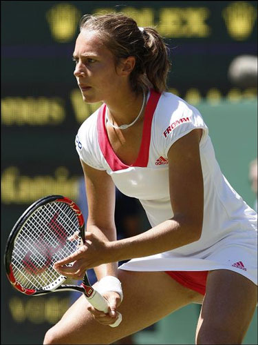 © http://hot-female-tennis-players.blogspot.mx/2009/07/stefanie-voegele-hot-photo-gallery.html Gallery image