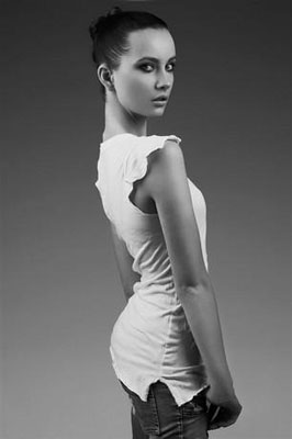 © www.fanpop.com/spots/tomas-berdych/images/25493451/title/tomas-berdych-new-girlfriend-ester-satorova-19-photo Gallery image