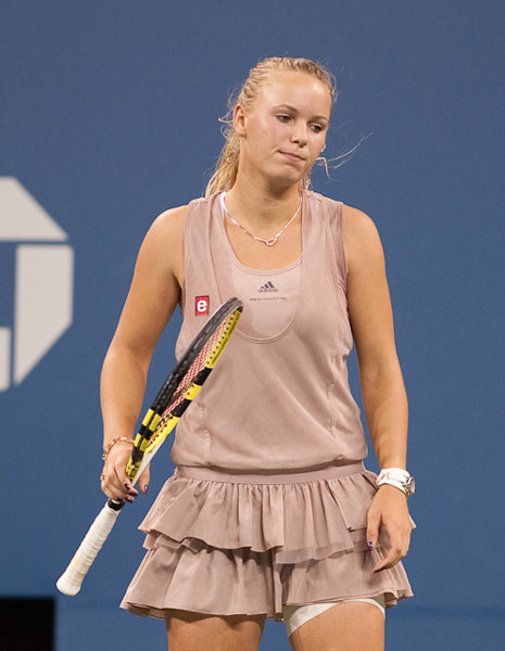© http://www2.tennisserver.com/images/photofeed/2009/us_open/090913/Clijsters_vs_Wozniacki/Clijsters_vs_Wozniacki-8.jpg Gallery image