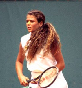 © http://hottennisplayers.org/born-before-the-80s/annabel-croft/ Gallery image