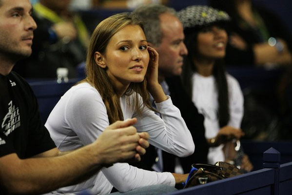© http://gototennis.com/2009/04/13/novak-djokovics-girlfriend-jelena-ristic/ Gallery image