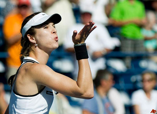 © http://greenobles.com/galina-voskoboeva.html Gallery image