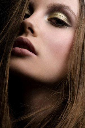 © http://forums.thefashionspot.com/f52/ester-satorova-102991.html Gallery image