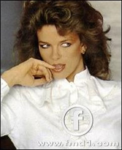 © http://www.bellazon.com/main/uploads/monthly_08_2008/post-18834-1220134608.jpg Gallery image