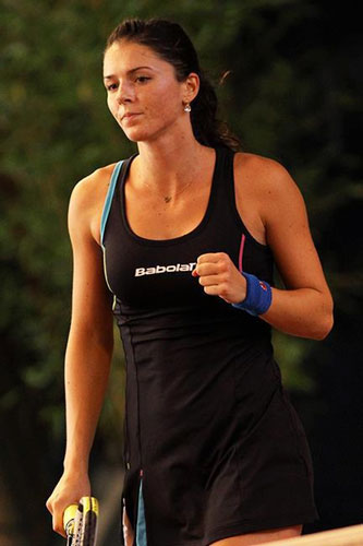 © http://wtahotties.blogspot.mx/2012/11/2012-hot-100-76-constance-sibille.html  Gallery image