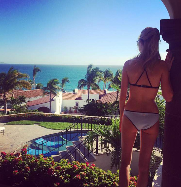 © http://heavy.com/sports/2016/07/sam-querry-wife-girlfriend-dating-photos-abby-dixon/3/ Gallery image